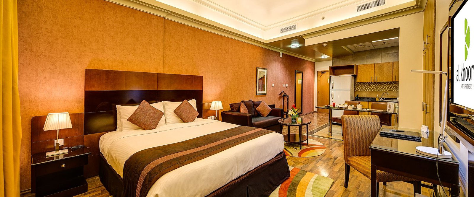 Luxury Hotel Apartment with Modern Amenities in the Heart of the City