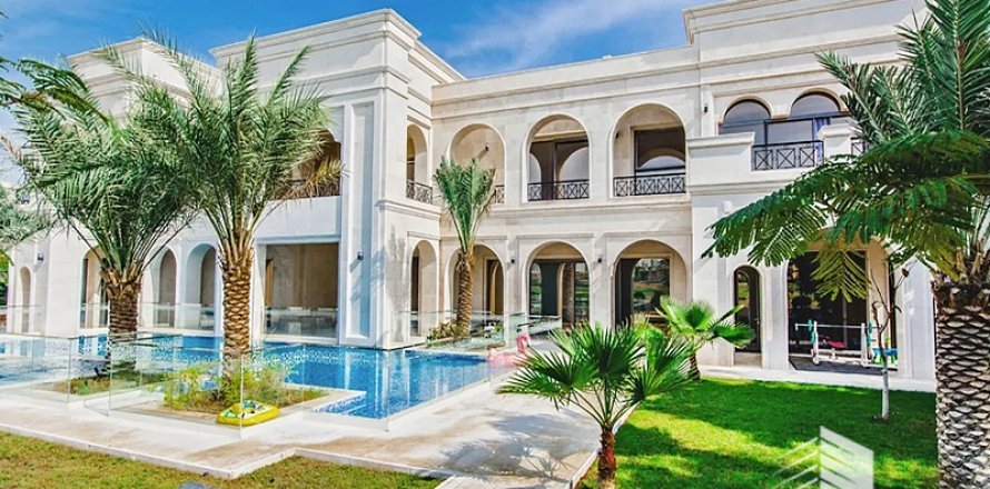 Luxury Designer Villa with Rooftop Terrace & Private Garden